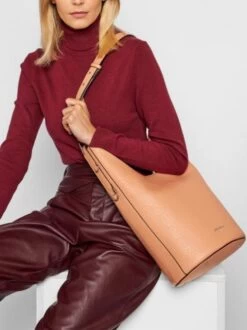 COCCINELLE FAUVE ELK Borsa Grande In Pelle Martellata -Borse Sconto coccinelle fauve elk borsa grande in pelle martellata almond 8059978397843 2