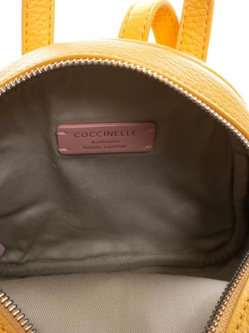 COCCINELLE VEGA Zaino Mini In Pelle Martellata 3 COCCINELLE VEGA Zaino Mini In Pelle Martellata