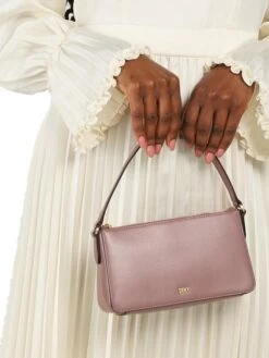 DKNY IRINA Borsa A Spalla In Pelle Con Tracolla 12 DKNY IRINA Borsa A Spalla In Pelle Con Tracolla -Borse Sconto dkny irina borsa a spalla in pelle con tracolla vntg rose 755405818834 4