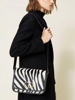 TWINSET Borsa A Tracolla In Pelle Stampa Zebra -Borse Sconto twinset borsa a tracolla in pelle stampa zebra furry zebra neve nero 8051735891663 2